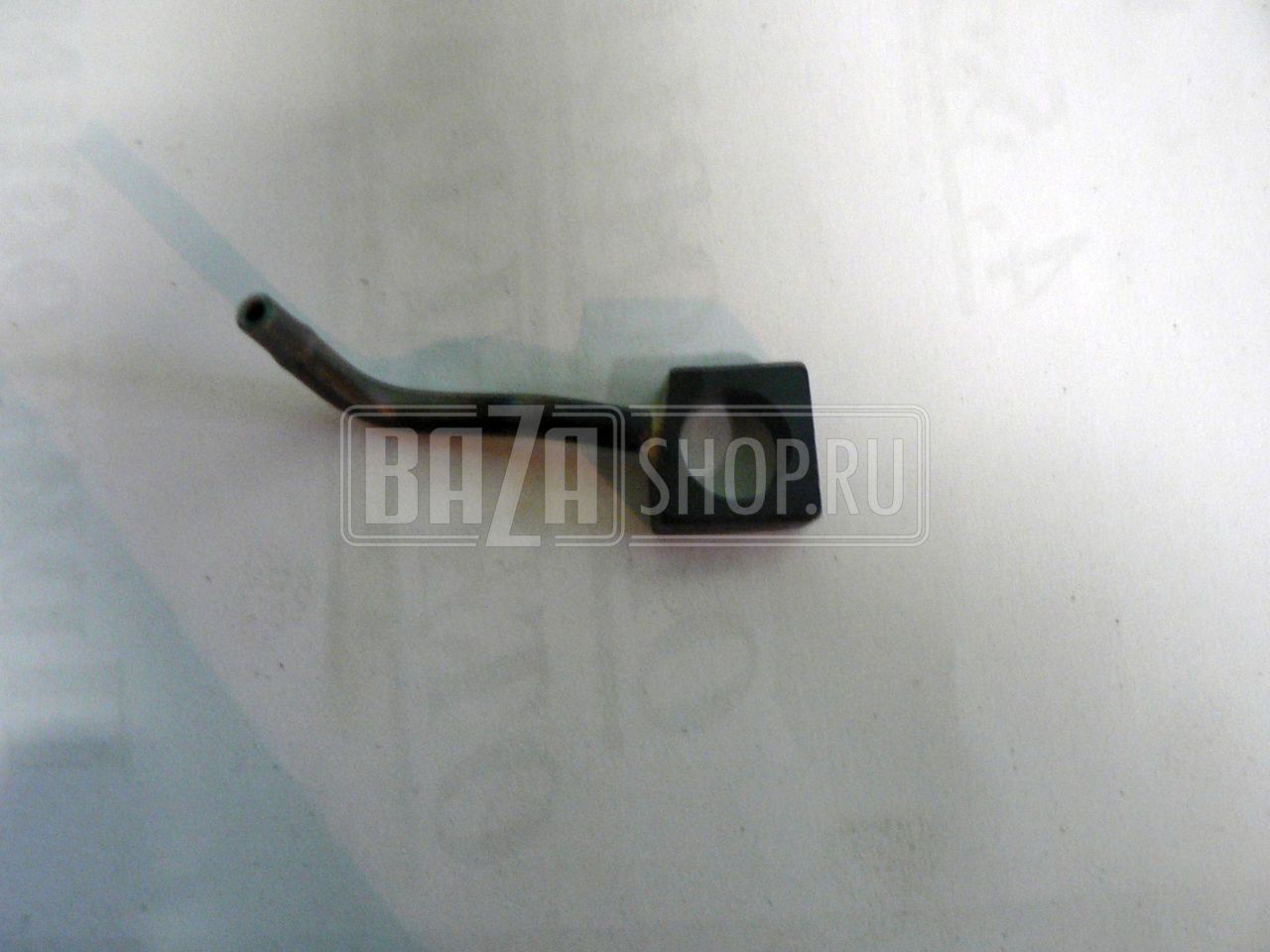 Корпус форсунки охлаждения поршня да.ЗМЗ-514 с трубкой** / 514-1004110